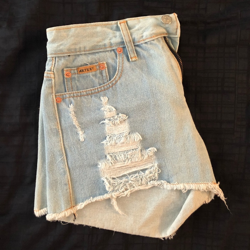 High-waisted jeans shorts